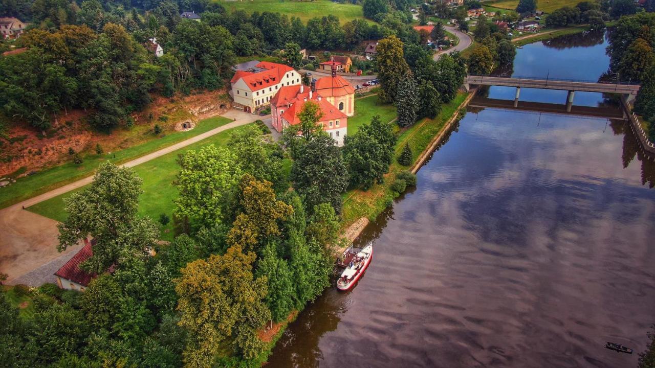 Camping Prima Hotel Tyn nad Vltavou Exterior photo